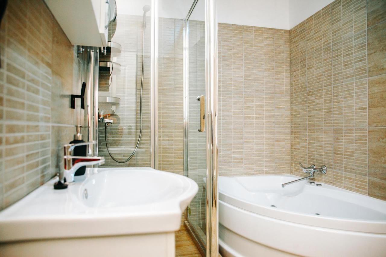 Kali Host Home Away From Home Târgu-Mureş Екстериор снимка