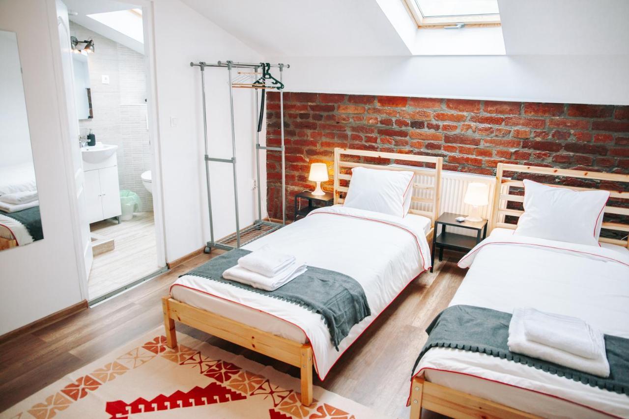 Kali Host Home Away From Home Târgu-Mureş Екстериор снимка