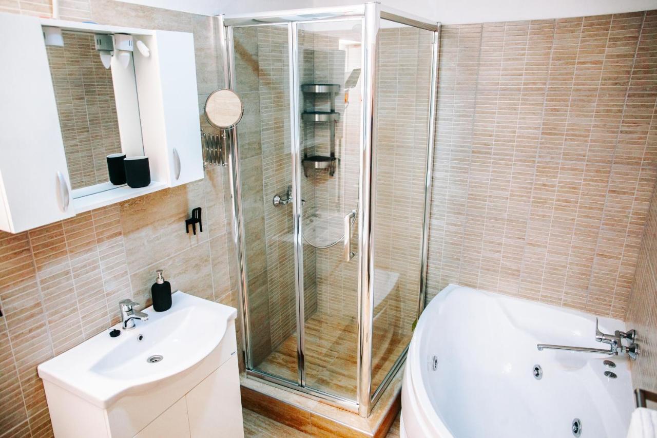 Kali Host Home Away From Home Târgu-Mureş Екстериор снимка