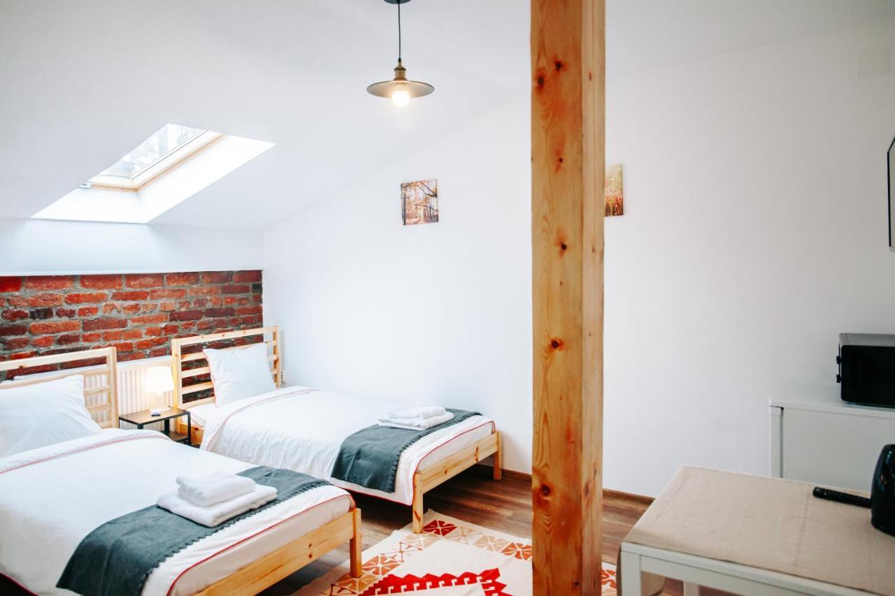 Kali Host Home Away From Home Târgu-Mureş Екстериор снимка