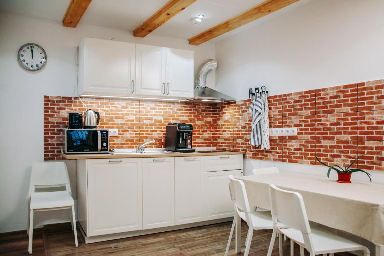 Kali Host Home Away From Home Târgu-Mureş Екстериор снимка