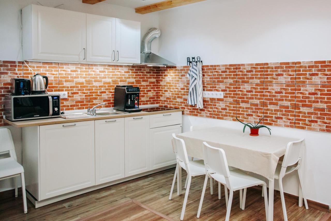 Kali Host Home Away From Home Târgu-Mureş Екстериор снимка