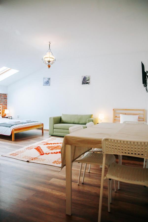Kali Host Home Away From Home Târgu-Mureş Екстериор снимка