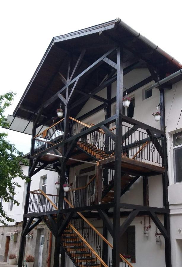 Kali Host Home Away From Home Târgu-Mureş Екстериор снимка